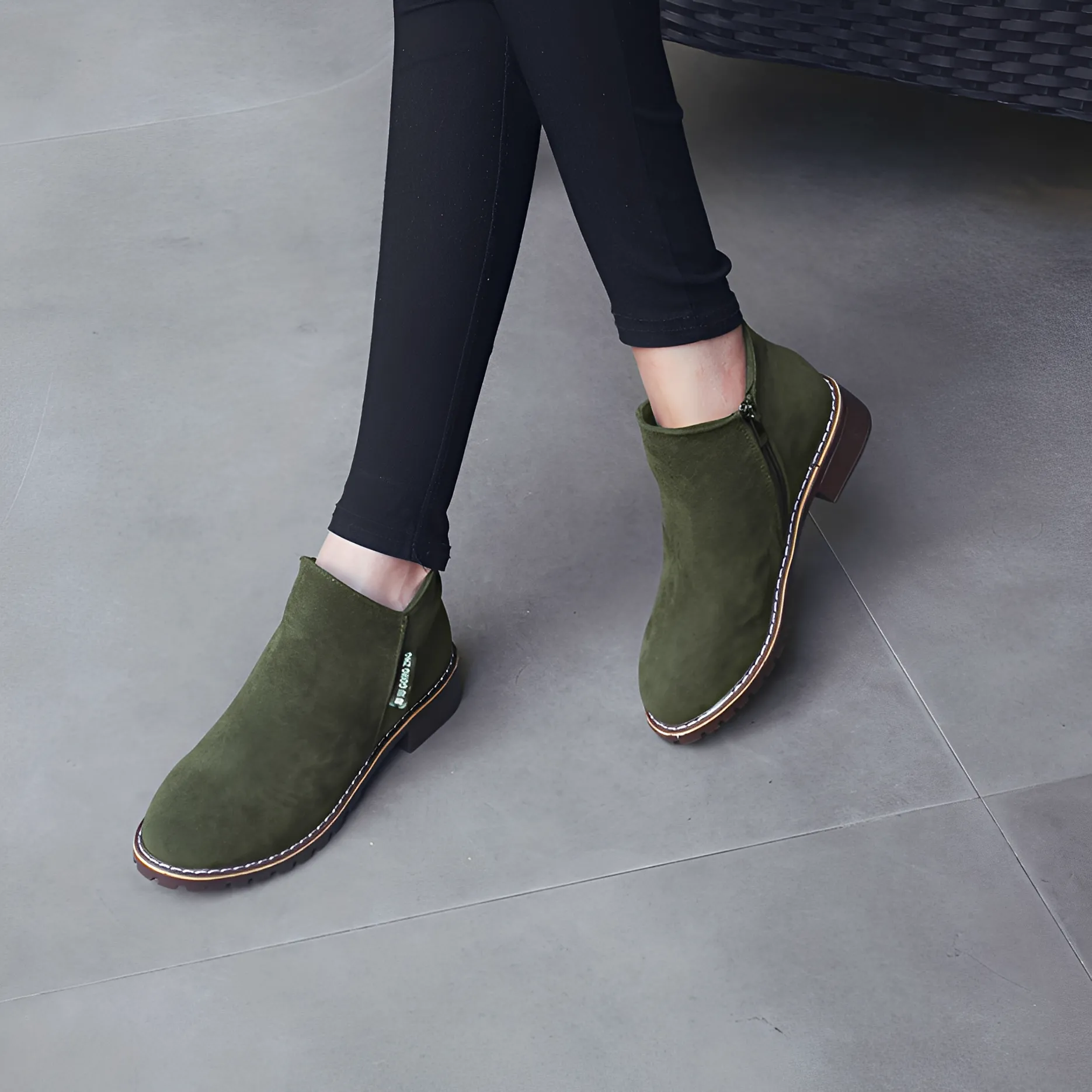 Chantelle - Eleganti Stivaletti in Camoscio per Donne