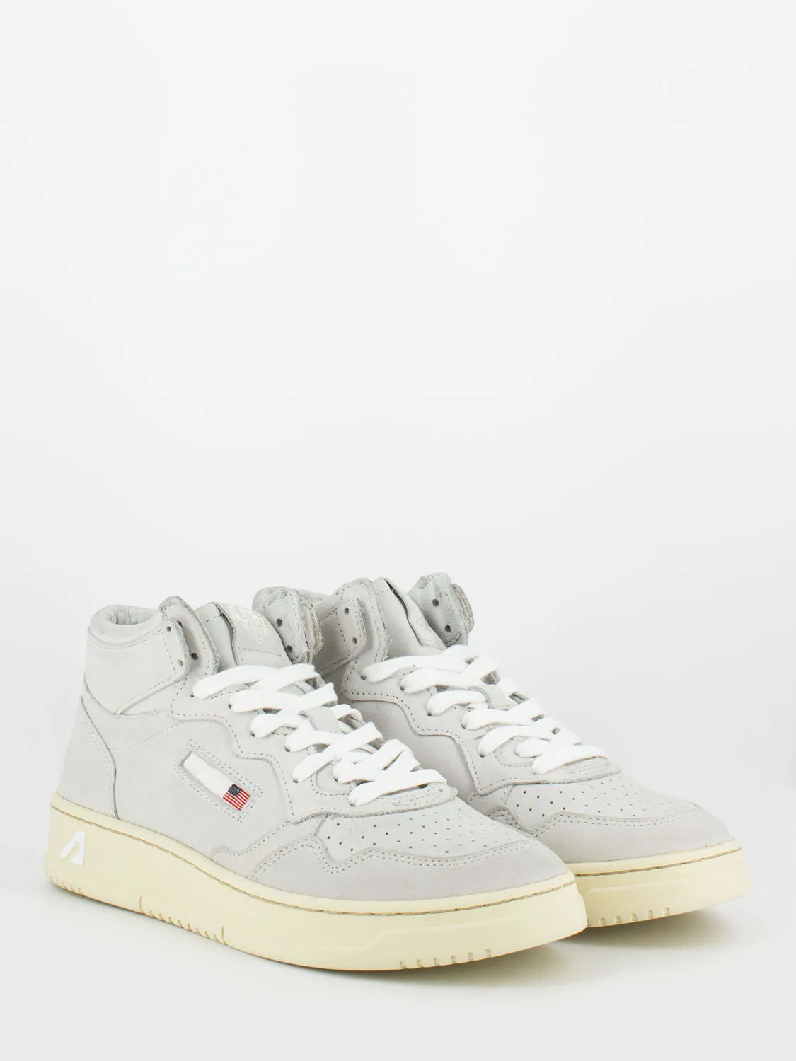 01 Mid in nabuk bianco