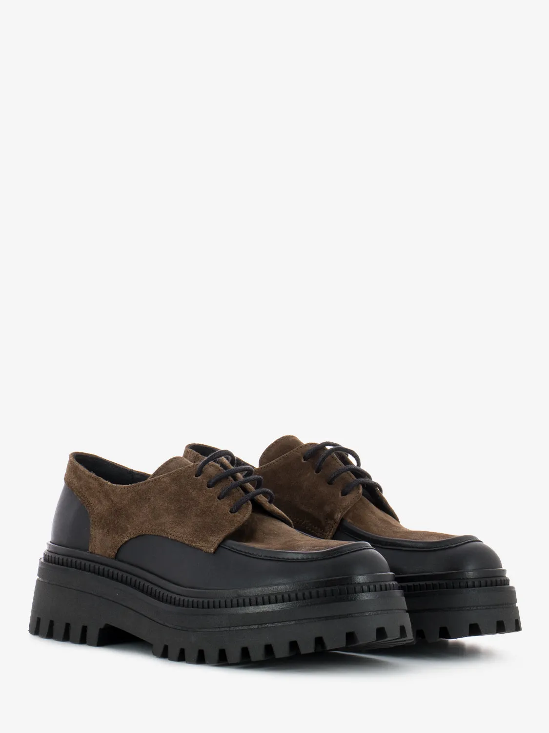 Scarpe derby carro armato nero / noce