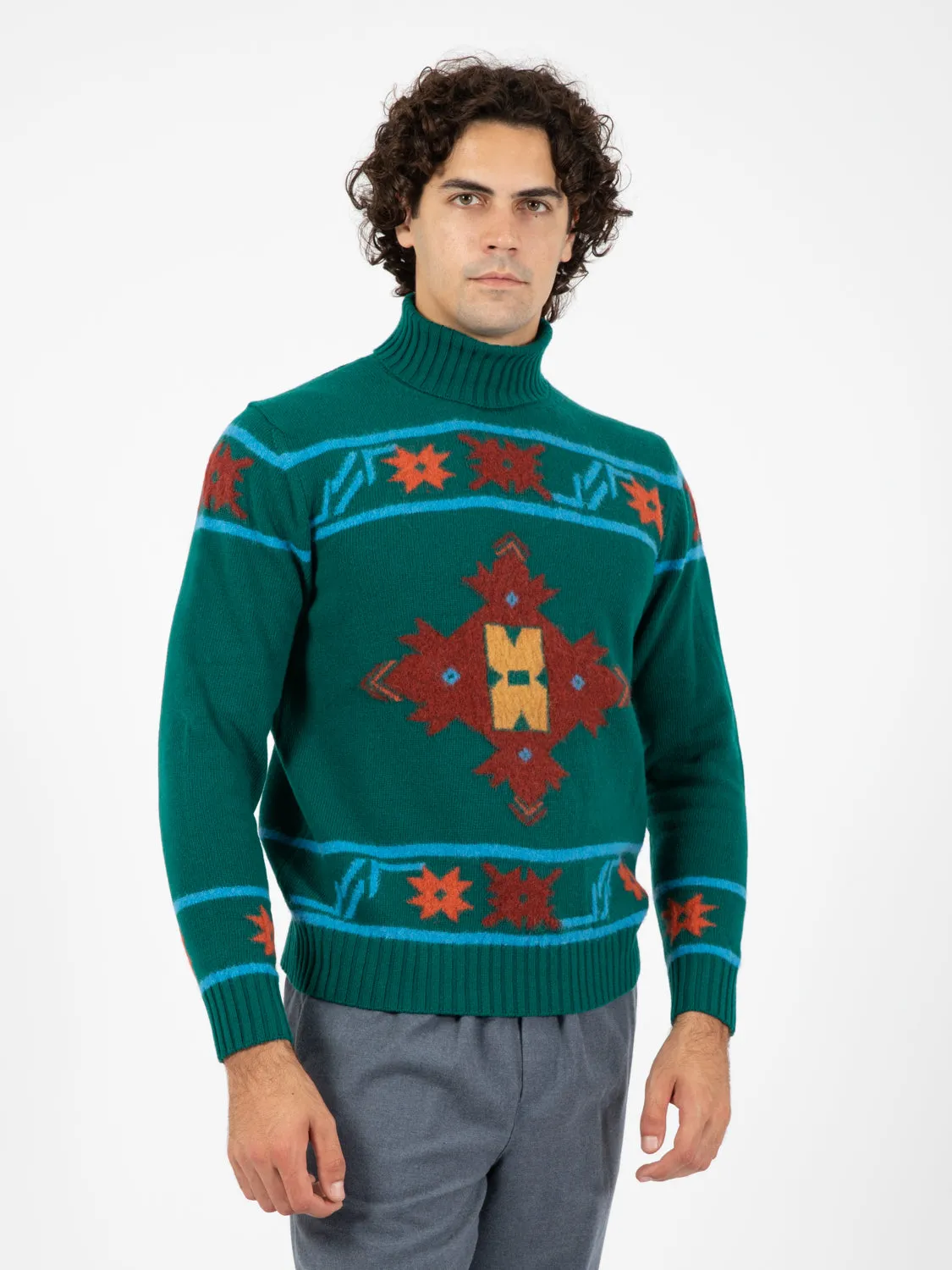 Maglione dolcevita con ricami verde