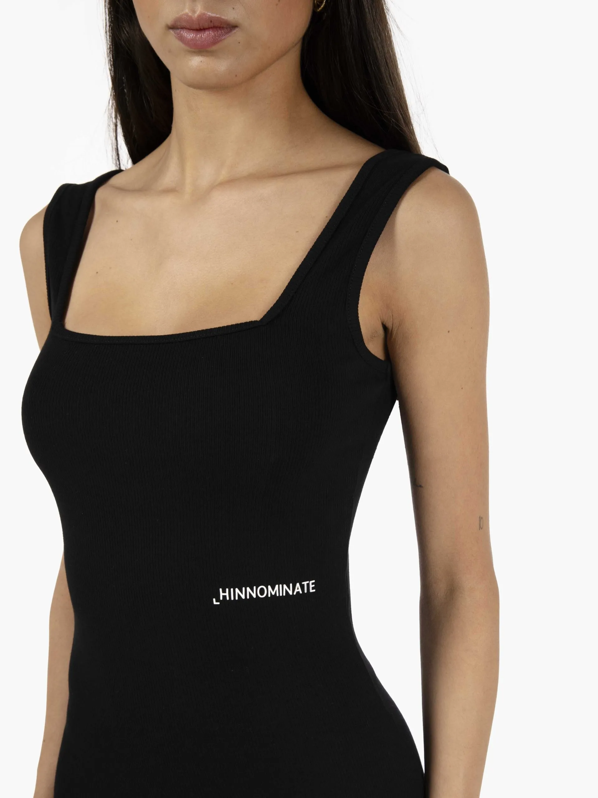 Abito corto a costine con apertura sul retro nero