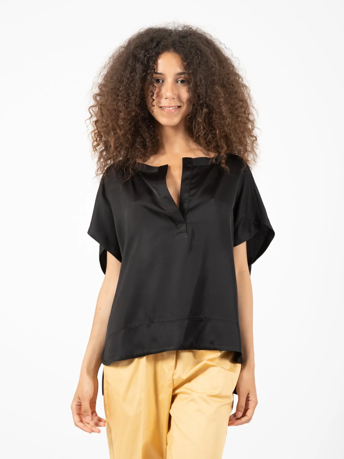 Blusa viscosa scollo a V nera