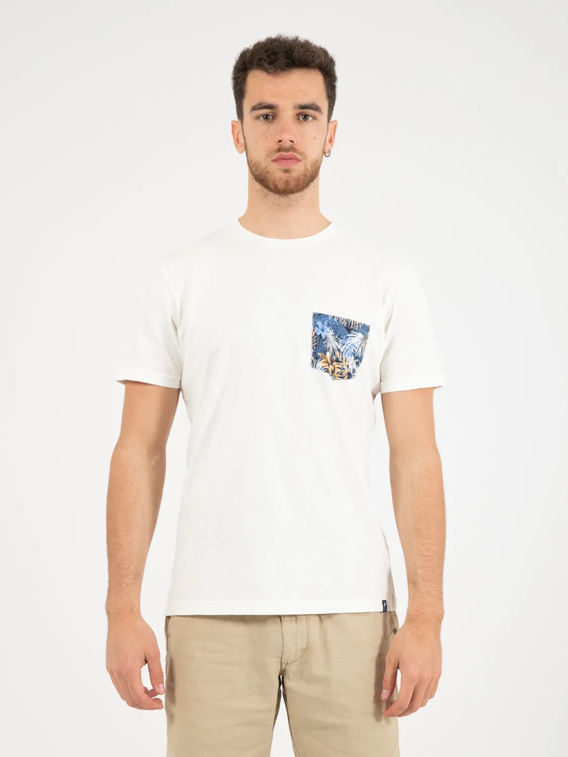 T-shirt taschino fantasia botanica bianca