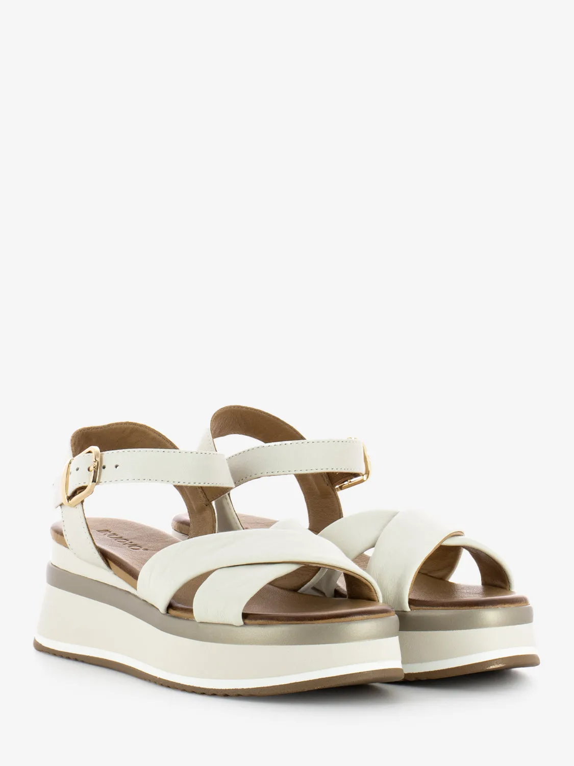 Sandali in pelle con incrocio crema