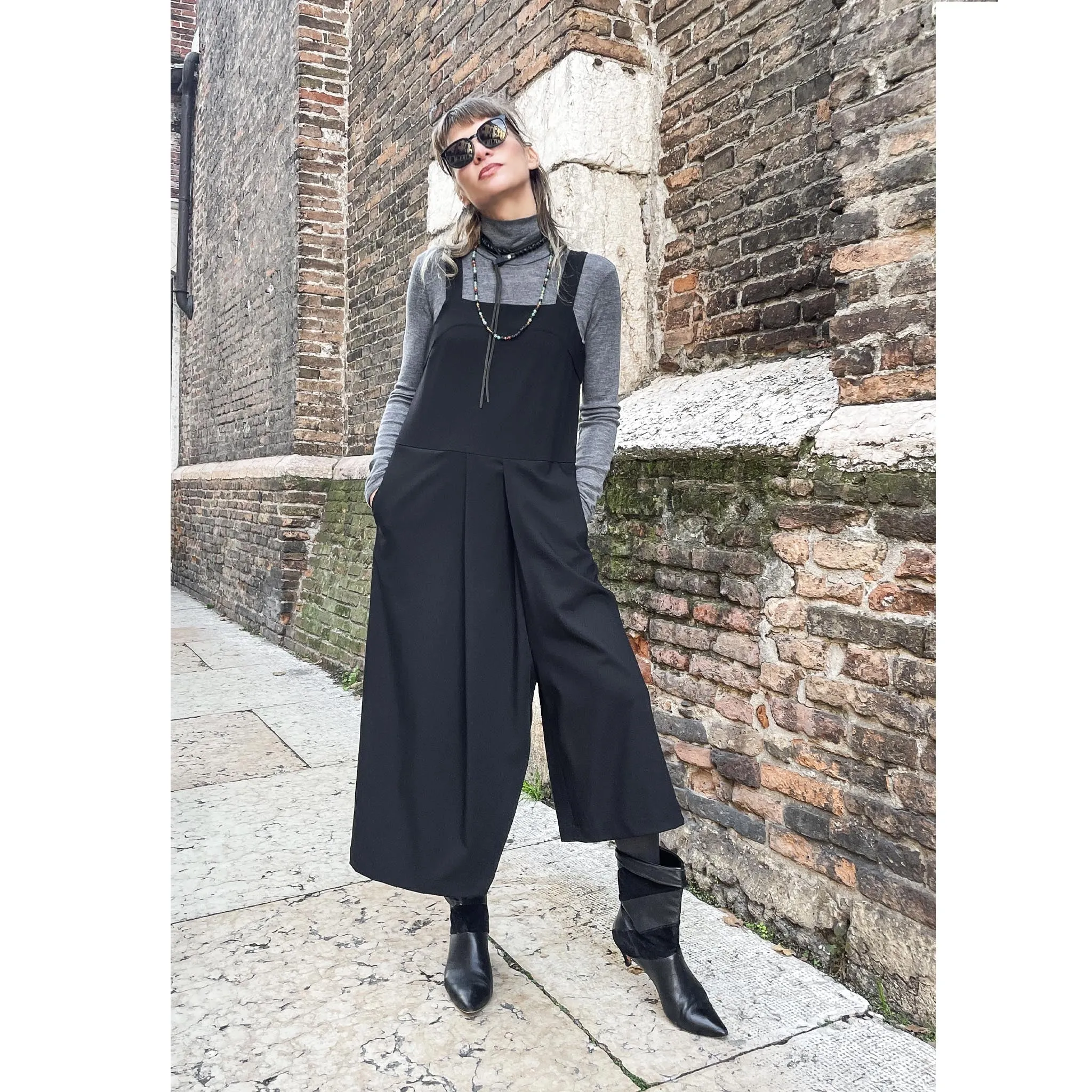 IVORY NEW - Abito tuta asimmetrico