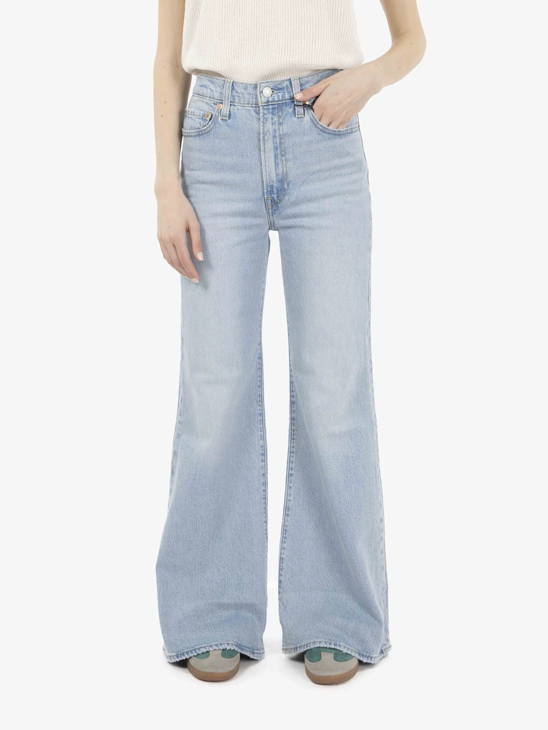 Ribcage bells sits azzurro