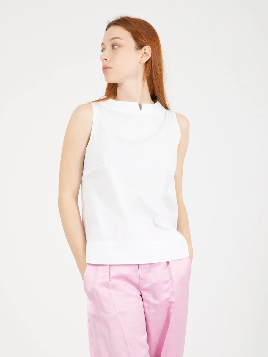 Canotta collo a cratere con spacchi bianca