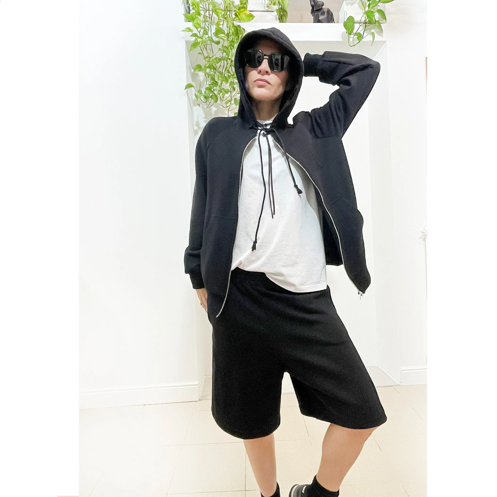 GLAM - Shorts al ginocchio in felpa nera