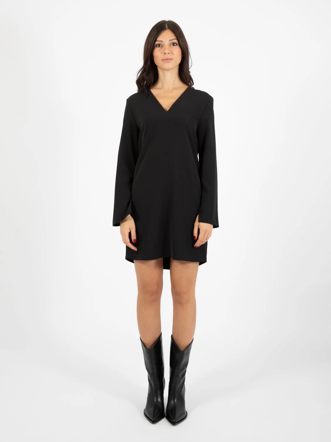 Abito corto scollo profondo nero