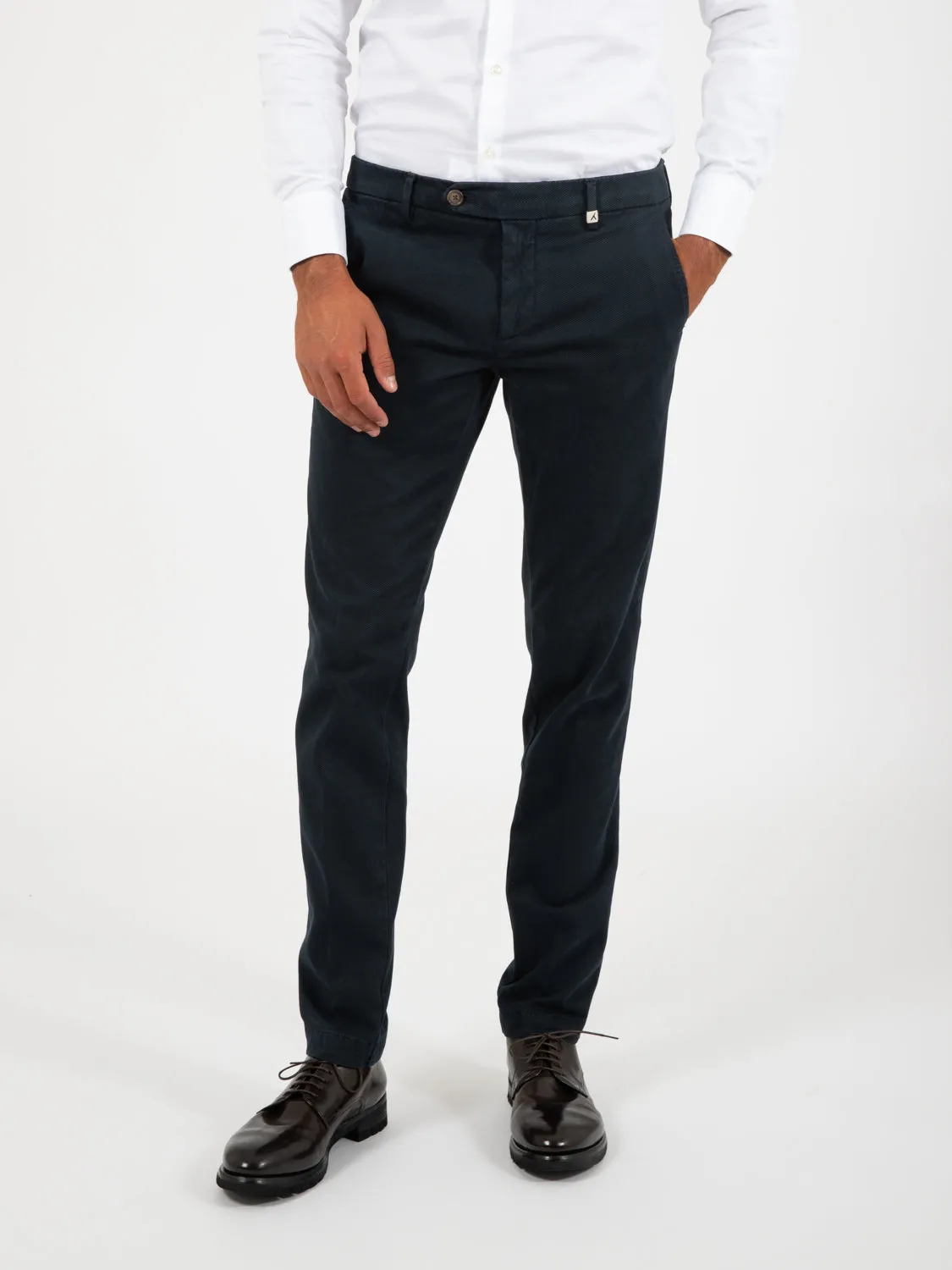 Pantaloni slim lavorato blu navy