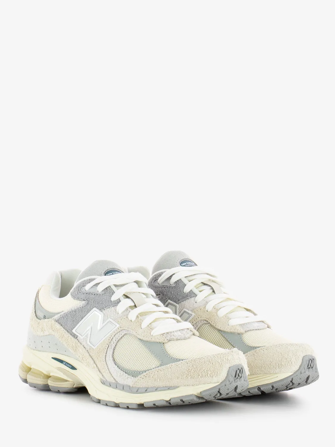 2002R suede e mesh off white