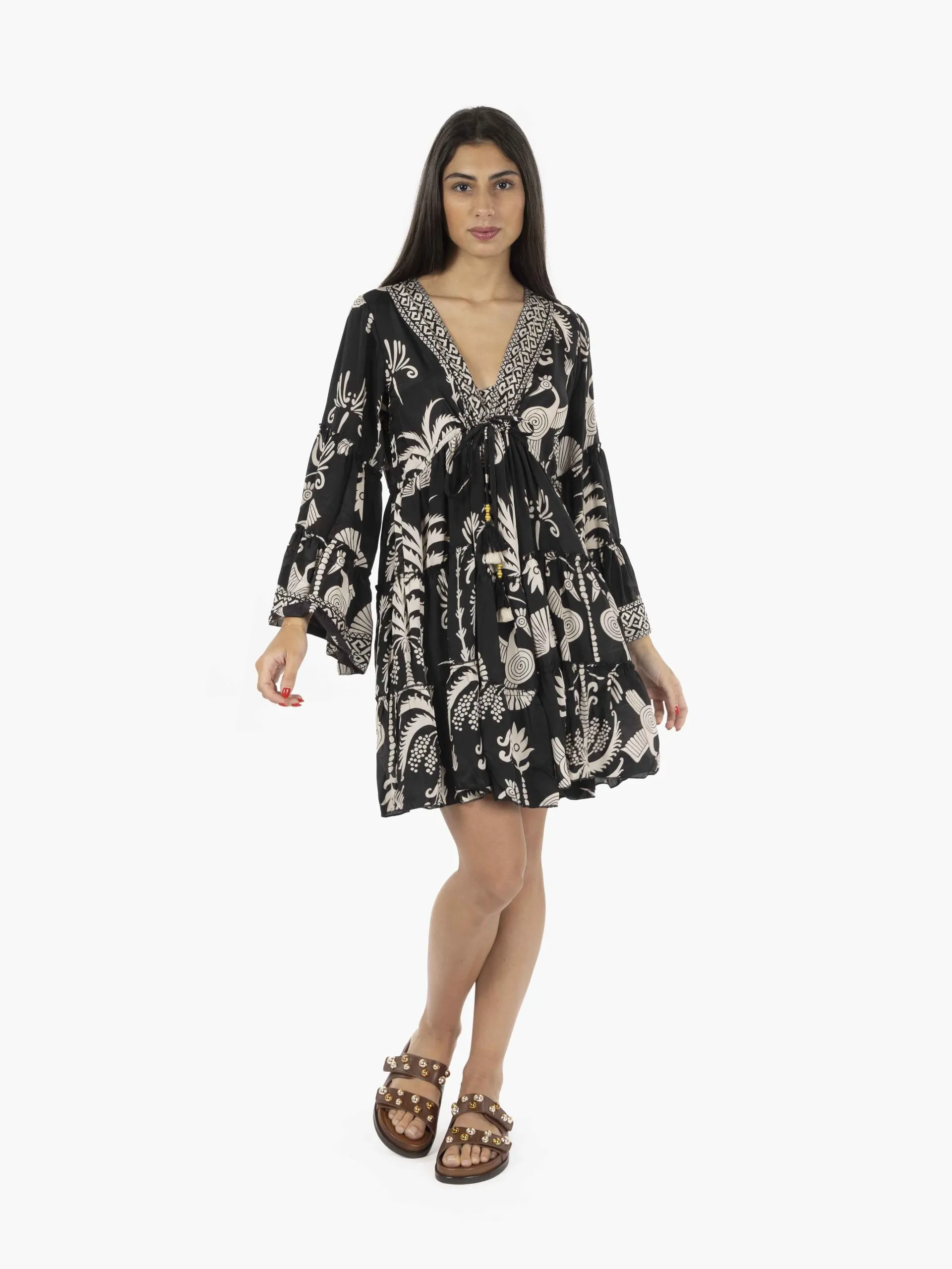 Abito corto a balze manica lunga nero