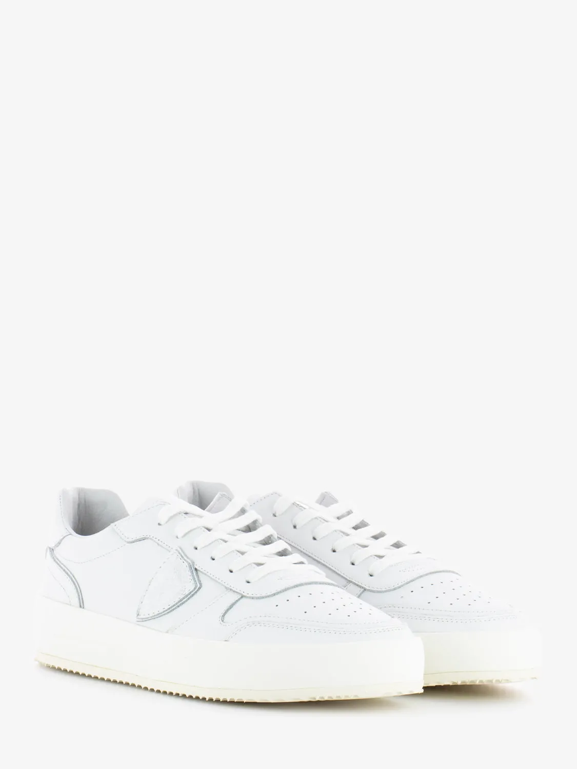 Nice low man veau blanc