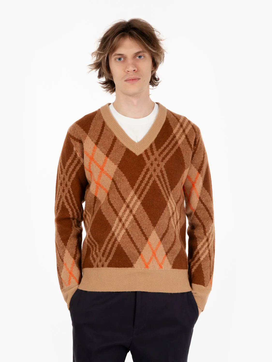 Maglione jacquard rombi scollo a V cammello