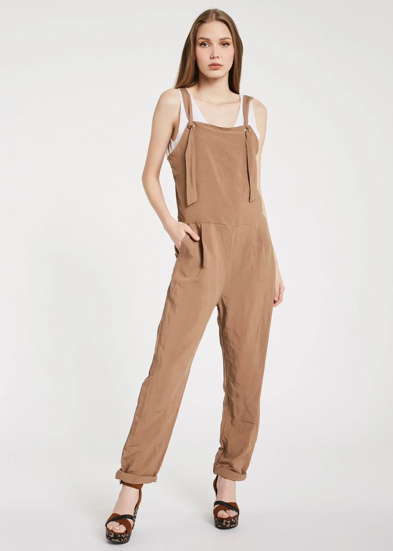 Salopette Gaudì in viscosa.