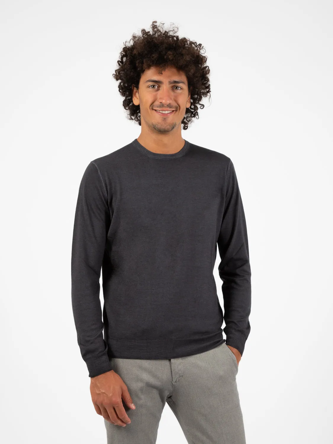 Maglione leggero girocollo grigio scuro