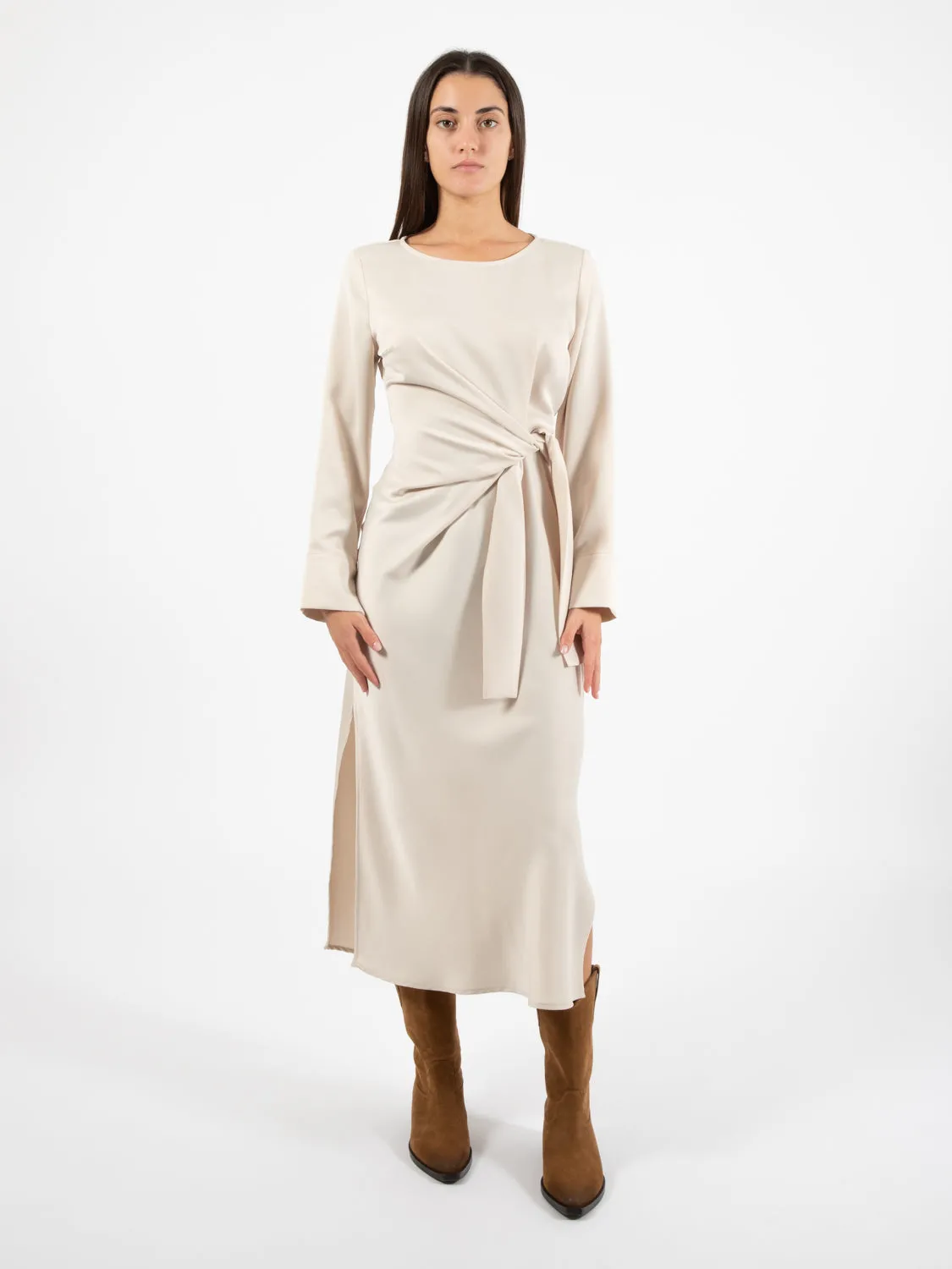 Abito lungo in raso champagne