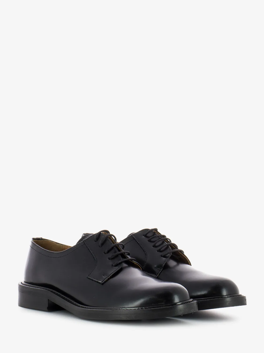 Derby stringata in pelle nero