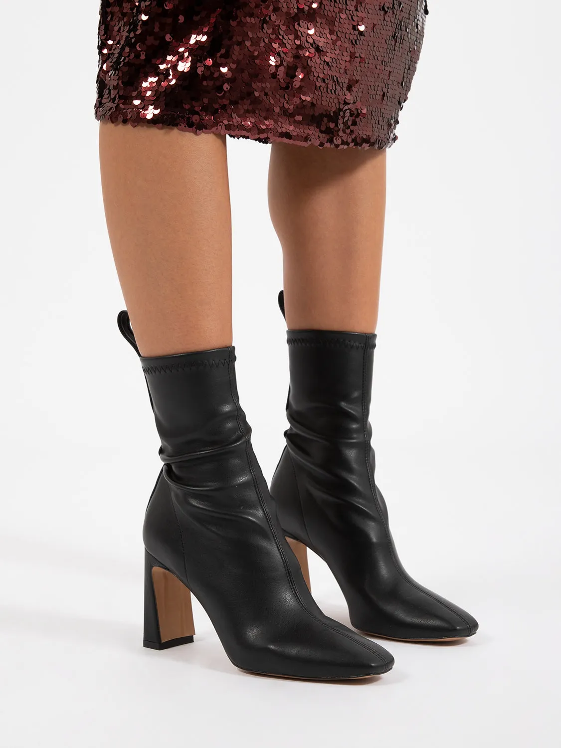 Tronchetto a calzino in pelle nero