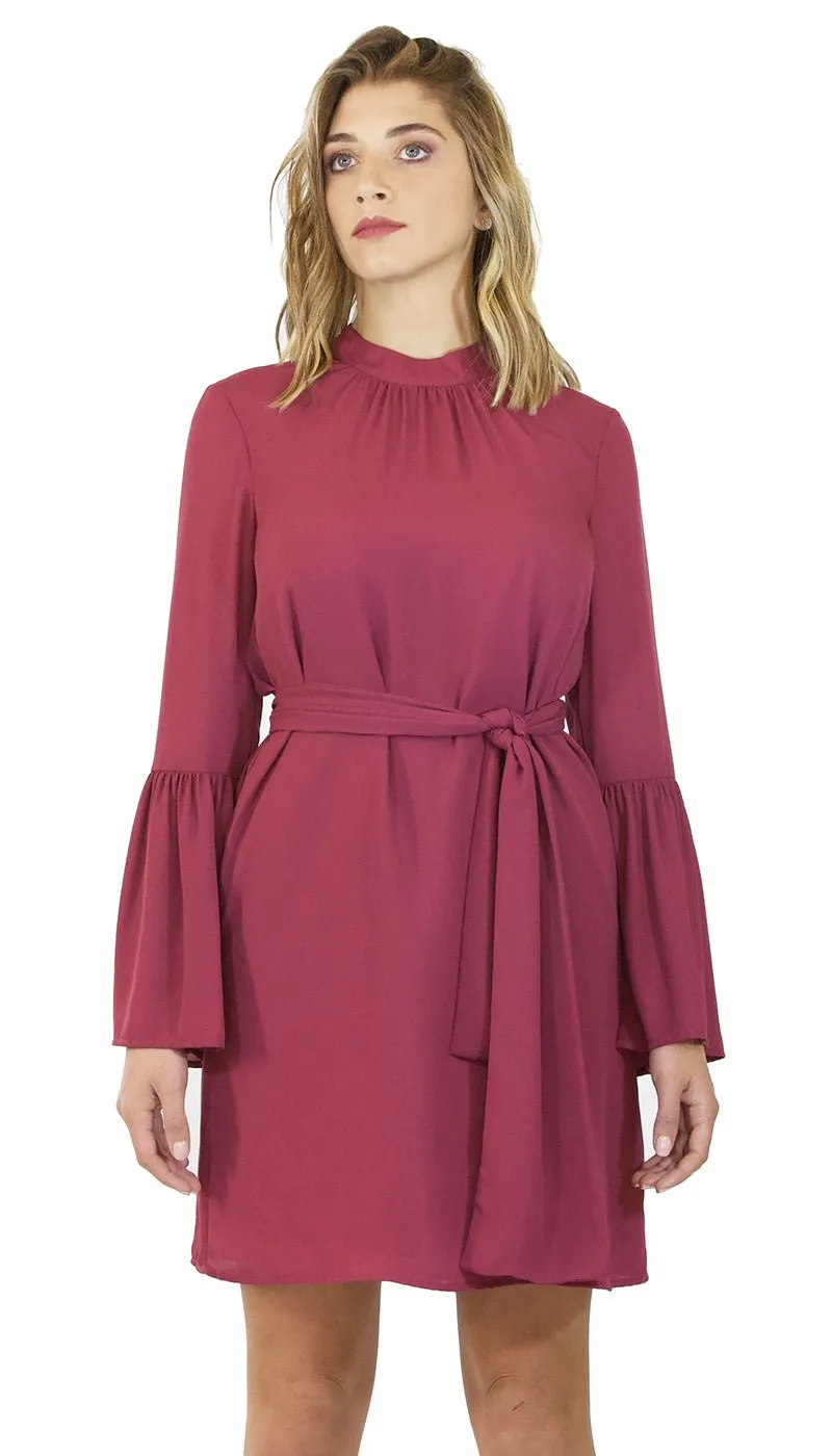 Vestito corto donna Silvian Heach viola con cintura e maniche lunghe con volant.