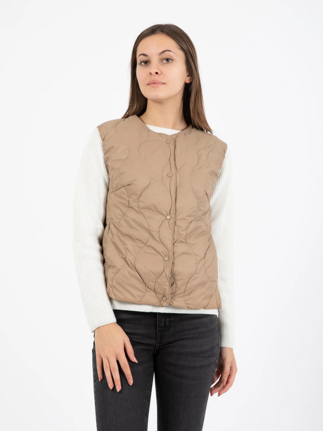 Gilet trapuntato cammello